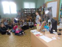 Dzieci podczas zabawy na Filii nr 11