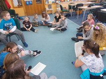 Wspólne śpiewanie piosenek z bajek Walta Disneya