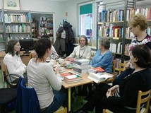 Panie rozmawiają o książce