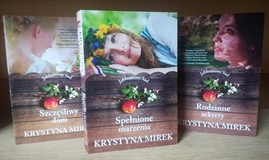 NA ZDJĘCIU KSIĄŻKI