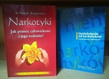 NA ZDJĘCIU KSIĄŻKI