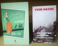 NA ZDJĘCIU KSIĄŻKI