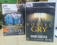 na zdjęciu audiobooki