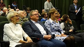 Publiczność zgromadzona na projekcji filmu „Żelazny” - Legenda Wileńskiej Partyzantki