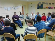 Uczestnicy zajęć pracują