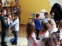 Dzieci bawią się w JA I TY - TO MY