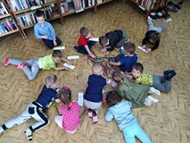 Kolorujemy naszą pierwszą zakładkę do książki