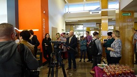 Publiczność zgromadzona na otwarciu Mediateki