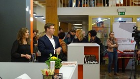 Publiczność zgromadzona na otwarciu Mediateki