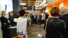 Publiczność zgromadzona na otwarciu Mediateki