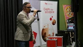 Thomas Grotto podczas koncertu w czasie trwania Włoskiej Nocy w Bibliotece