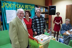 Poetycka bitwa o tort w Bibliotece w Polanowie