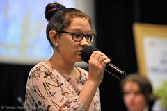 Julia Ciesielska wykonuje utwór Wesoły deszczyk