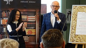 Od lewej: Urszula Kurtiak, Edward Ley na temat prezentowanej książki Niccolò Machiavellego „Książę”