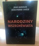 na zdjęciu książka