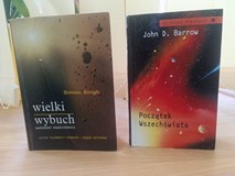 na zdjęciu książki
