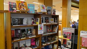 Wystawka książek przygotowana z myślą o Żywej Bibliotece 2019