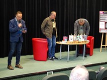 Od lewej: Dyrektor KBP, Dariusz Pawlikowski wita zgromadzoną publiczność, Krzysztof Varga, red. Piot