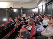 Najlepsi czytelnicy powiatu koszalińskiego w teatrze