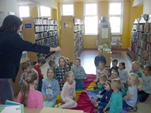 Chór wiosenny - dzieci naśladują głosy ptaków