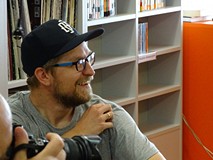Na zdjęciu: Prowadzący spotkanie Mariusz Rodziewicz