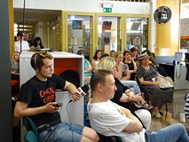Publiczność zgromadzona na spotkaniu „Z archiwum koszalińskiego rocka”