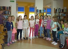 Dzieci żegnają się z nami piosenką