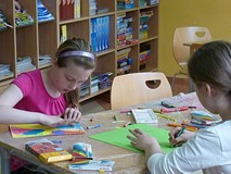 ARTYŚCI PODCZAS TWORZENIA...