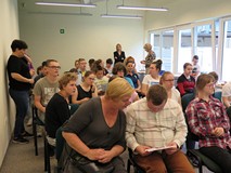 Uczestnicy zajęć terapeutycznych prowadzonych w Koszalińskiej Bibliotece Publicznej w roku szkolnym 