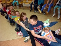 Pierwszaki ze Szkoły Podstawowej nr 18 to rozkojarzeni indywidualiści, ale doskonali recytatorzy