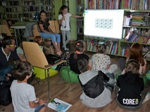 Grupa podczas prezentacji filmów animowanych