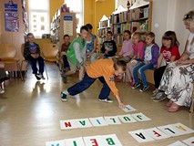 Goście z pomarańczowego autobusu