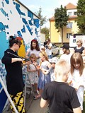 Wspólne tworzenie muralu z koszalińskim artystą Maćkiem Mazurkiewiczem