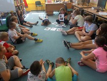 bibliotekarka opowiada o najważniejszych wynalazkach w dziejach ludzkości