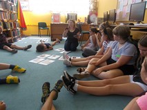 bibliotekarka opowiada o najważniejszych wynalazkach w dziejach ludzkości