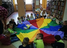 Usypianie żabki i jej przyjaciół na chuście