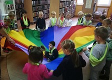 Zabawa z chustą animacyjną - CALINECZKA