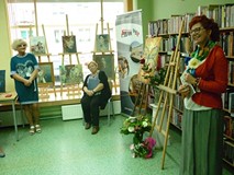 Artystka dziękuje gościom za przybycie