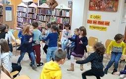 Czas na wesołe zabawy - porządki w bibliotece