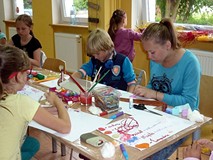 Oswajanie sztuki - kolorowa zabawa zmysłami