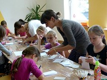 Oswajanie sztuki - kolorowa zabawa zmysłami