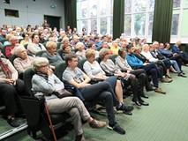 Publiczność zgromadzona na spotkaniu z Robertem Makłowiczem.