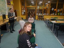 Zabawa związana z pluszowymi misiami w języku angielskim