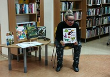 Pani Małgosia opowiada historię wielkich prehistorycznych gadów