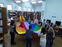 Chwila zabawy z chustą na zakończenie :-)