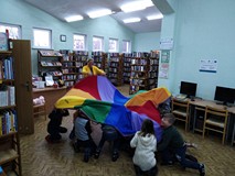 Chwila zabawy z chustą na zakończenie :-)
