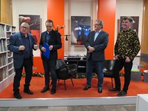 Od lewej: Edward Grzegorz Funke, dyrektor KBP - Dariusz Pawlikowski, z-ca prezydenta Koszalina - Prz