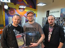 Pamiątkowe zdjęcie. Od lewej: Maciej „Ripper” Krzysiek, Mariusz Rodziewicz, Piotr „Berial” Kuzioła.