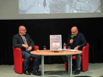 Piotr Polechoński zadaje pytanie autorowi