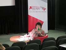 Pani Barbara Li-Przywara prezentuje reportaż poświęcony Konfucjuszowi